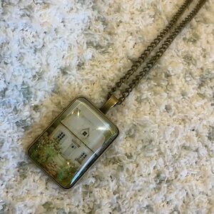 English Country Cottage Antiqued Brass Glass Cabashon Pendant Necklace NWT 20”